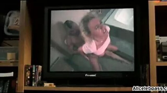 Elisha Cuthbert In Sexy Thong