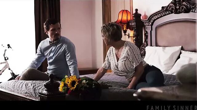 Mature Woman Dee Williams With Big Tits