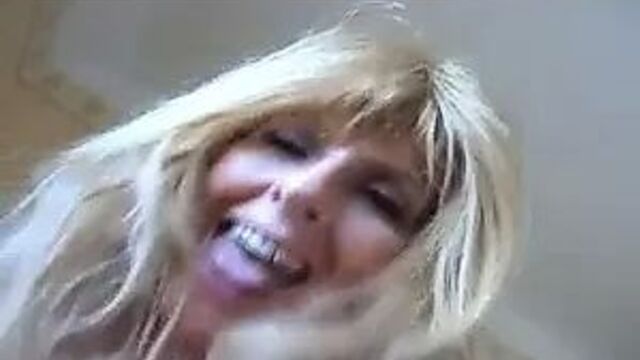 Milf bouncing on BBC