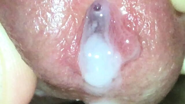 Ejaculation Super Close up (2)