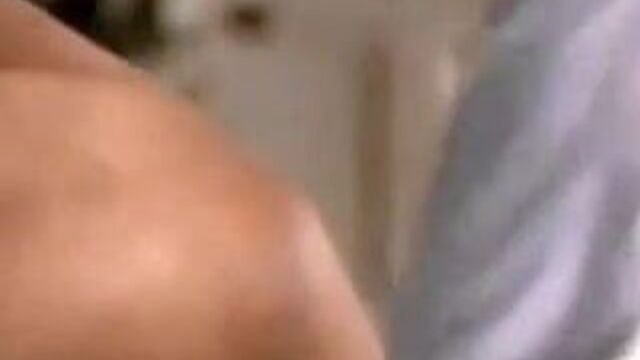 Annette O'Toole show her hairy