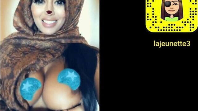 BEURETTE ONLYFANS CE FAIT CLAQUER STEPSON BEAU CUL SUR SNAP