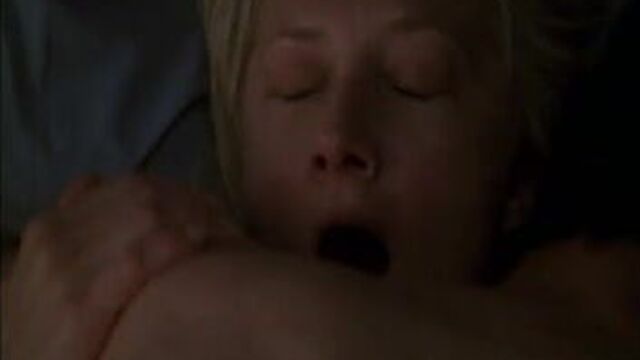 Kelly Carlson, Joely Richardson - Nip-Tuck s1e01
