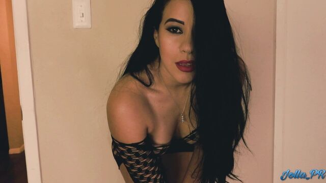 Wife rides with her butt plug inside for the first time