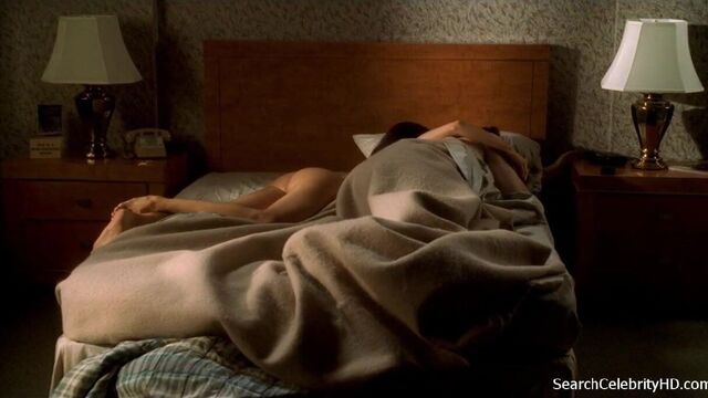 Leslie Bega - The Sopranos S04E09