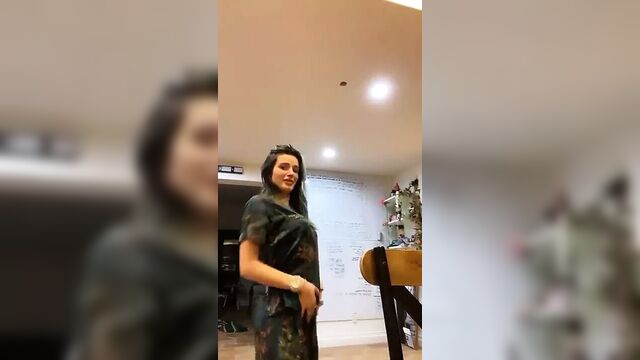 Bella Thorne no bra tongue dance