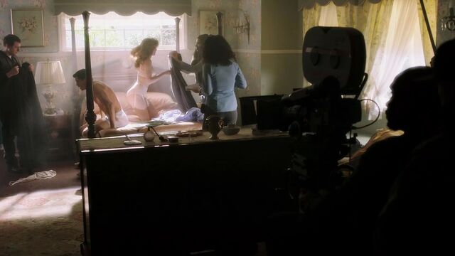 Bella Thorne - ''Famous in Love'' s2e05