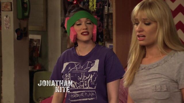 Kat Dennings, Beth Behrs - 2 Broke Girls s2e19-20