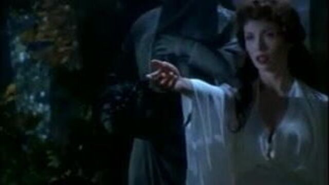 Lysette Anthony Cleavage