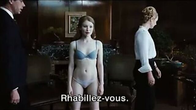 Sexy Emily Browning in bra & panties Cameltoe