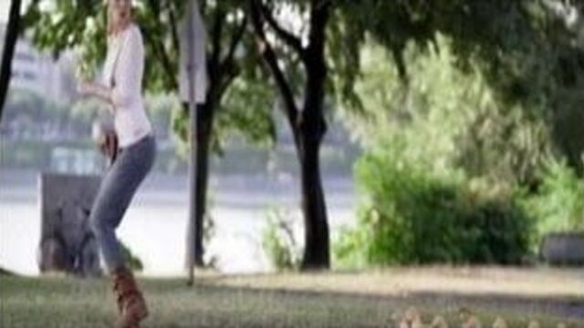 Martina Hill wackelt mit dem Arsch