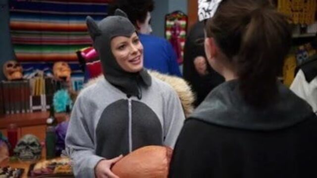 Alison Brie - Community 02