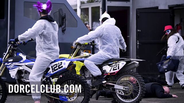 Bad girls Rose & Cassie take the lead