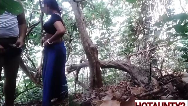 Indian Desi wife fucked outdoor