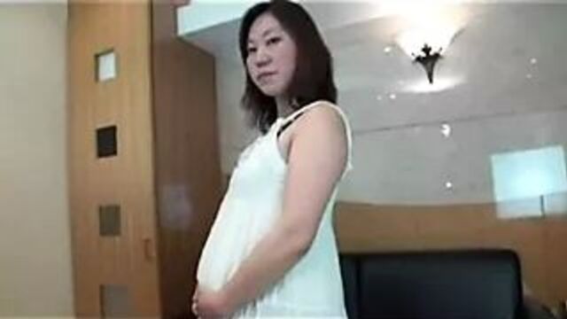 Asian Huge Pussy Fisting