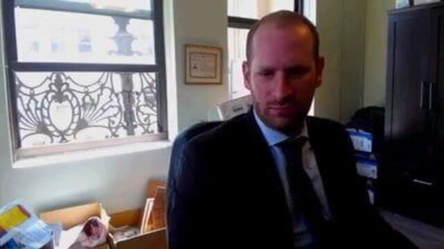 Str8 pulling his dick out at work