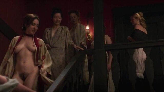 DAKOTA FANNING, CARLA JURY...NUDE