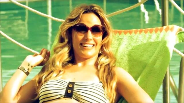 Dafne Fernandez - Esta En Tu Mano