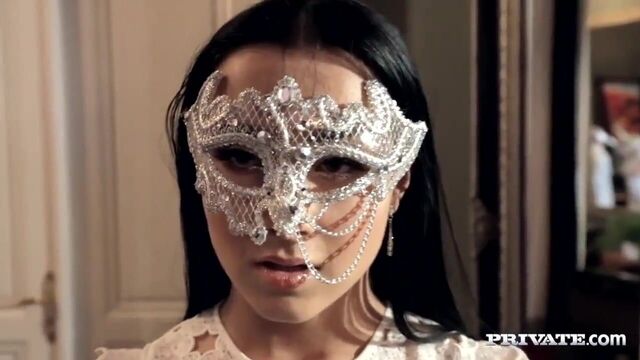 Ana Rose en Partie Privee Masquee et Sodomisee