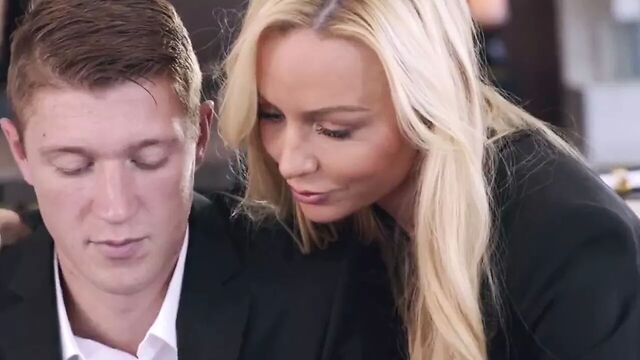 Stepsister Elsa enjoys anal with Kayden's boytoy