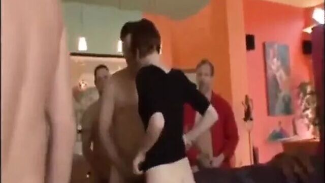 BEHIND THE SCENE FLUFFER