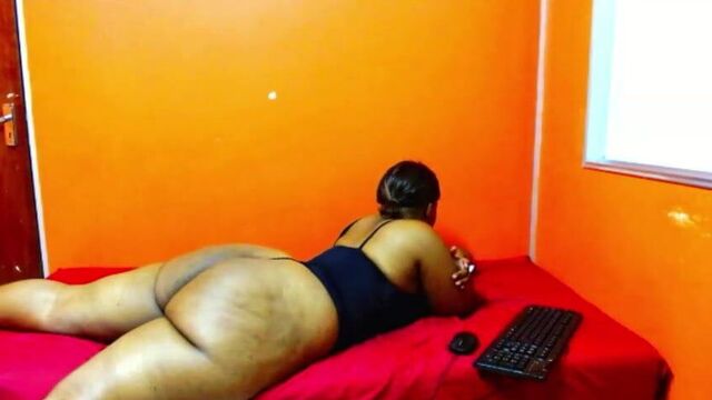 Huge sexy cellulite ridden black booty shaking MarshaStarQue