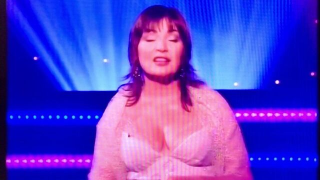 Lorraine Kelly huge tits