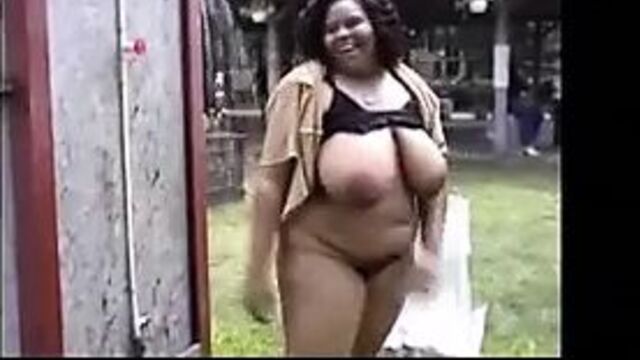 Amateur MILFs flashing in public