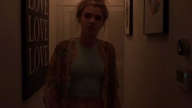 Madeline Brewer,Amanda Cerny - The Deleted S01E01-02 (2016)