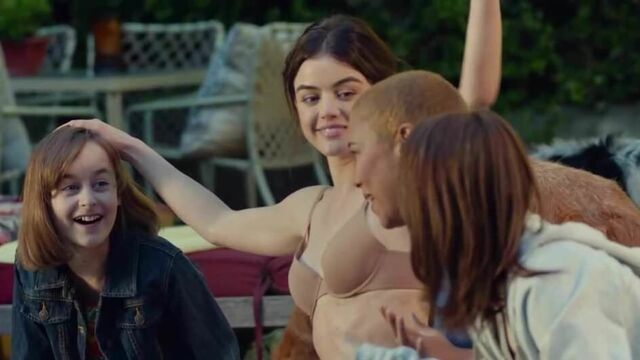 Lucy Hale, Alexandra Shipp, Kathryn Prescott, Awkwafina -Dud